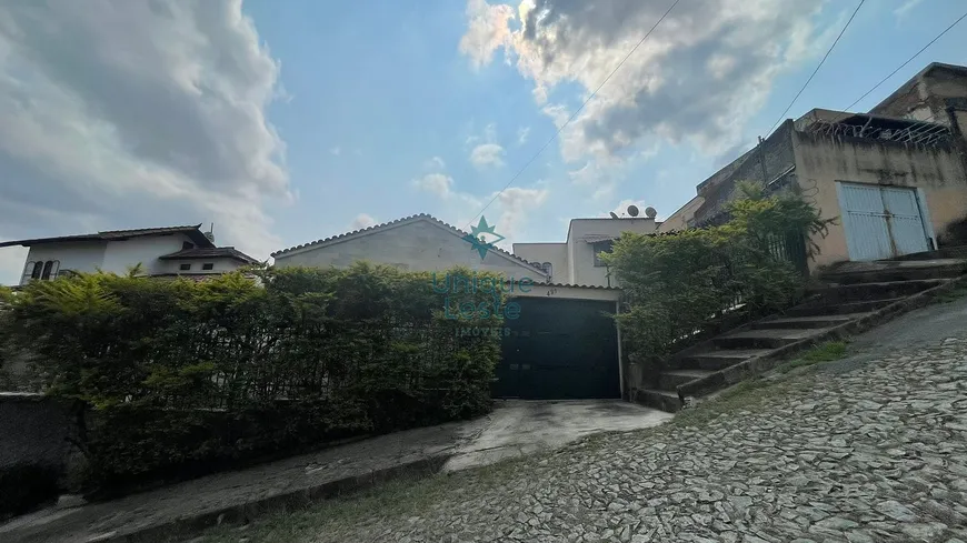 Foto 1 de Casa com 3 Quartos à venda, 360m² em Concórdia, Belo Horizonte