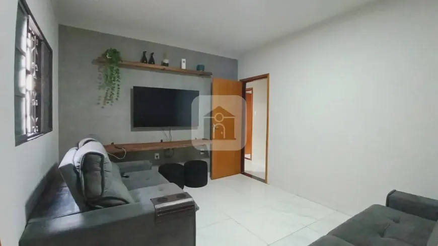 Foto 1 de Casa com 3 Quartos à venda, 195m² em Jardim Brasília, Uberlândia