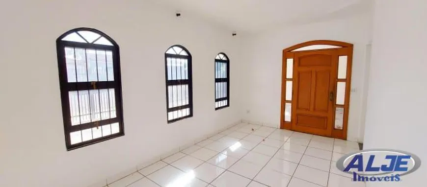 Foto 1 de Casa com 4 Quartos à venda, 330m² em Jardim Vitória, Marília