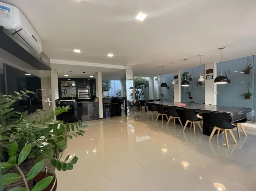Foto 1 de Casa com 3 Quartos à venda, 385m² em Guanabara, Londrina