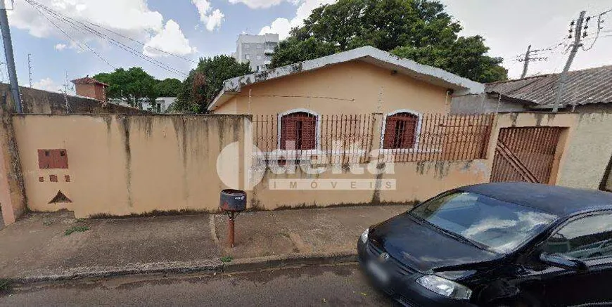 Foto 1 de Lote/Terreno à venda, 450m² em Saraiva, Uberlândia