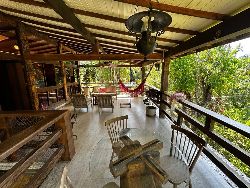 Foto 1 de Fazenda/Sítio com 3 Quartos à venda, 400m² em Granja dos Cavaleiros, Macaé