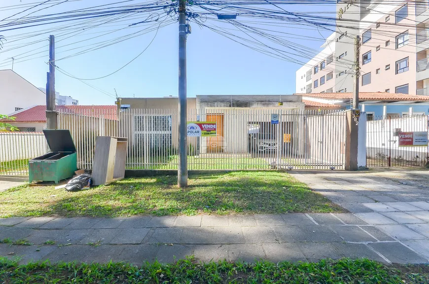 Foto 1 de Casa com 6 Quartos à venda, 264m² em Boa Vista, Curitiba