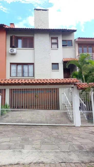 Foto 1 de Casa com 3 Quartos à venda, 219m² em Espiríto Santo, Porto Alegre