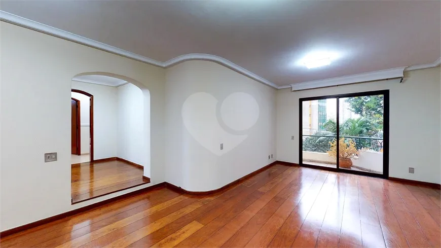 Foto 1 de Apartamento com 3 Quartos para venda ou aluguel, 140m² em Moema, São Paulo