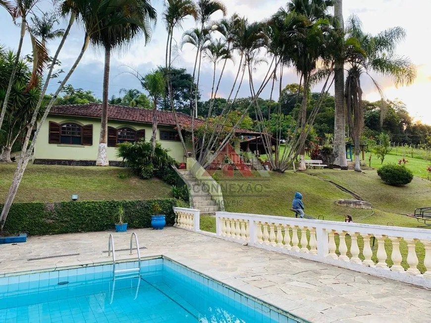 Foto 1 de Fazenda/Sítio com 3 Quartos à venda, 200m² em Porteira Preta, Mogi das Cruzes