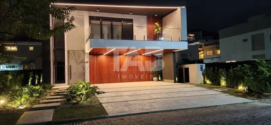Foto 1 de Casa de Condomínio com 5 Quartos à venda, 382m² em Praia Brava, Itajaí