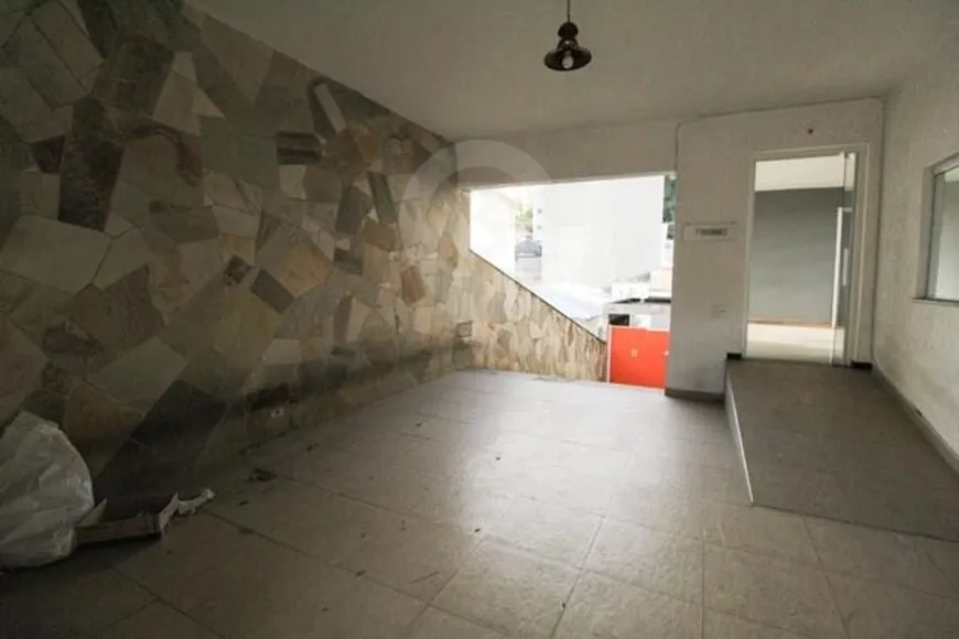 Foto 1 de Sobrado com 3 Quartos para alugar, 440m² em Água Fria, São Paulo