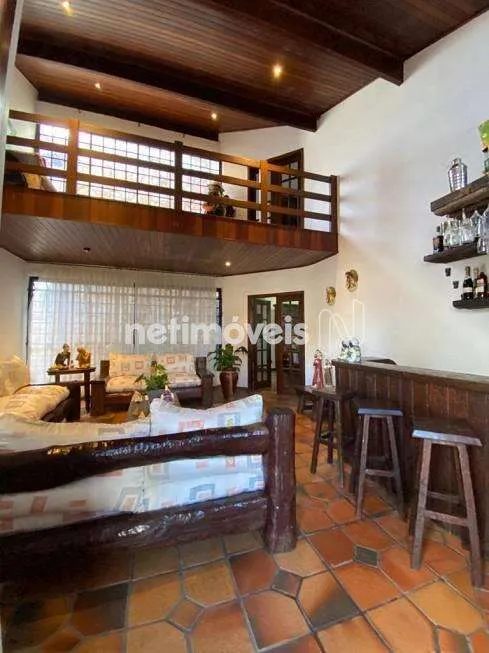 Foto 1 de Casa com 5 Quartos à venda, 370m² em Castelo, Belo Horizonte