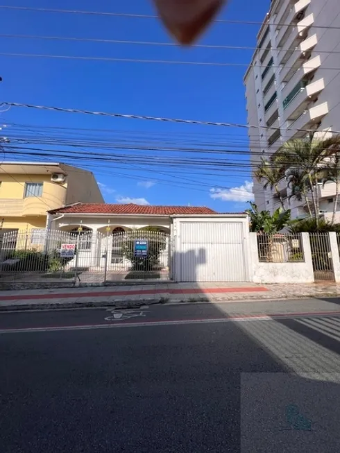 Foto 1 de Apartamento com 3 Quartos à venda, 211m² em Barreiros, São José
