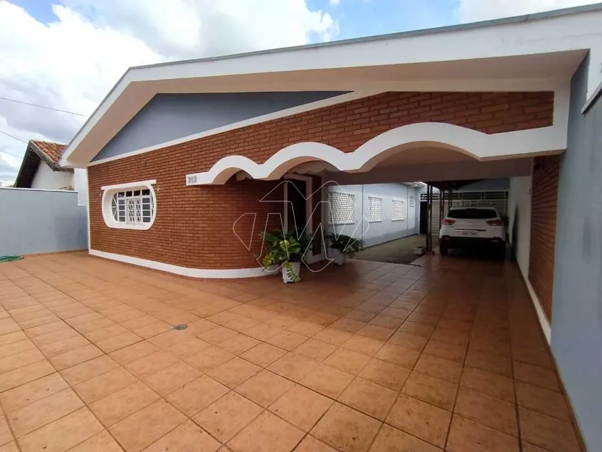 Foto 1 de Casa com 3 Quartos à venda, 217m² em Jardim Floridiana, Araraquara