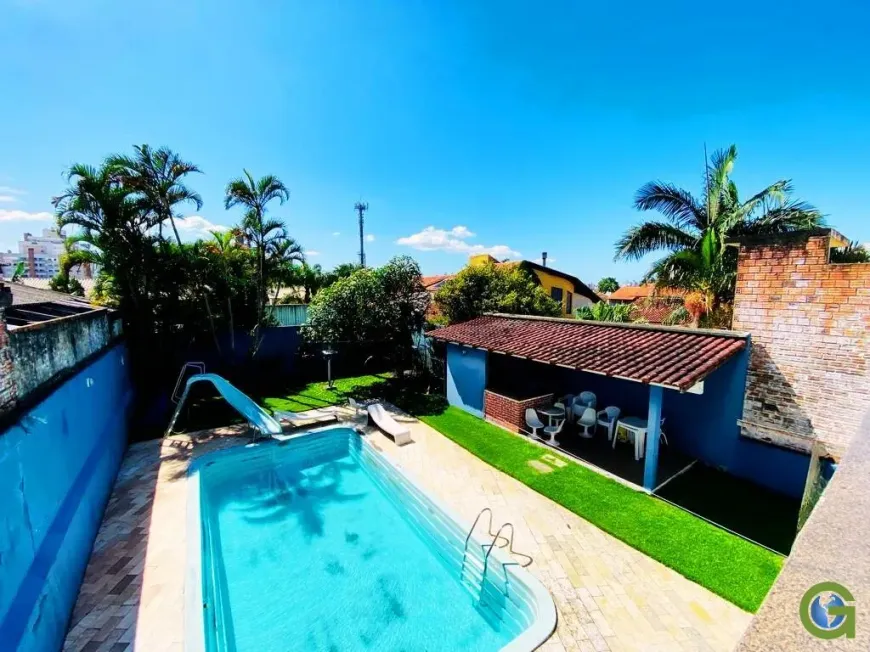 Foto 1 de Casa com 4 Quartos à venda, 300m² em Jardim Atlântico, Florianópolis