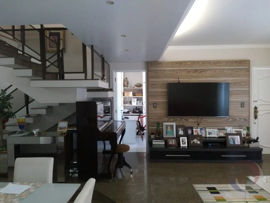 Foto 1 de Casa com 5 Quartos à venda, 200m² em Balneário, Florianópolis