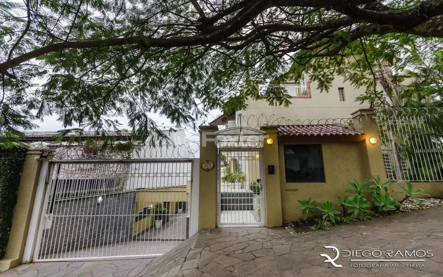 Foto 1 de Casa de Condomínio com 4 Quartos à venda, 245m² em Boa Vista, Porto Alegre