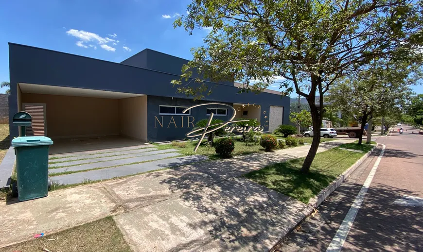 Foto 1 de Casa de Condomínio com 3 Quartos para alugar, 290m² em Condomínio Belvedere, Cuiabá