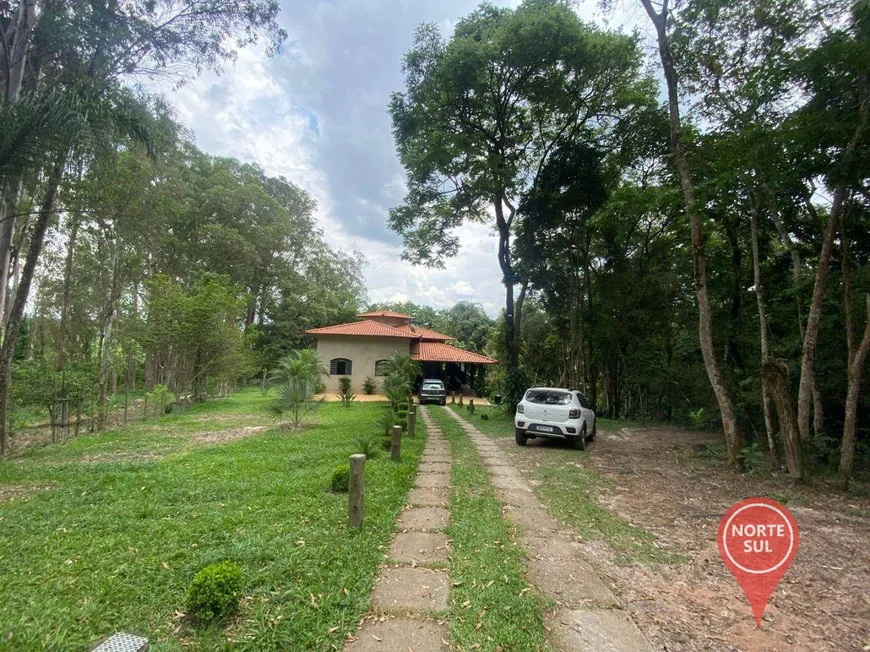 Foto 1 de Fazenda/Sítio com 3 Quartos à venda, 150m² em , Brumadinho