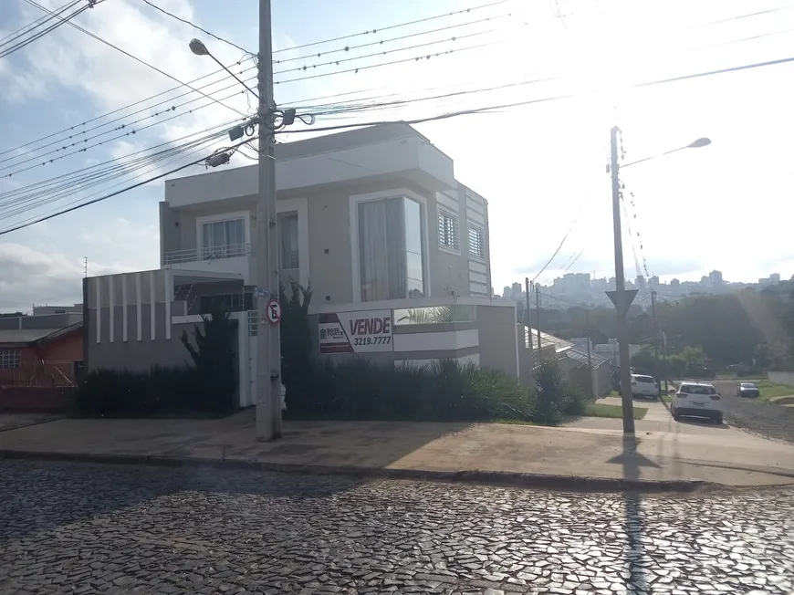 Foto 1 de Casa com 3 Quartos à venda, 267m² em Olarias, Ponta Grossa