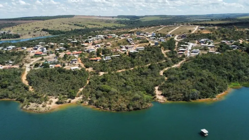 Foto 1 de Fazenda/Sítio com 2 Quartos à venda, 200m² em Zona Rural, Abadiânia