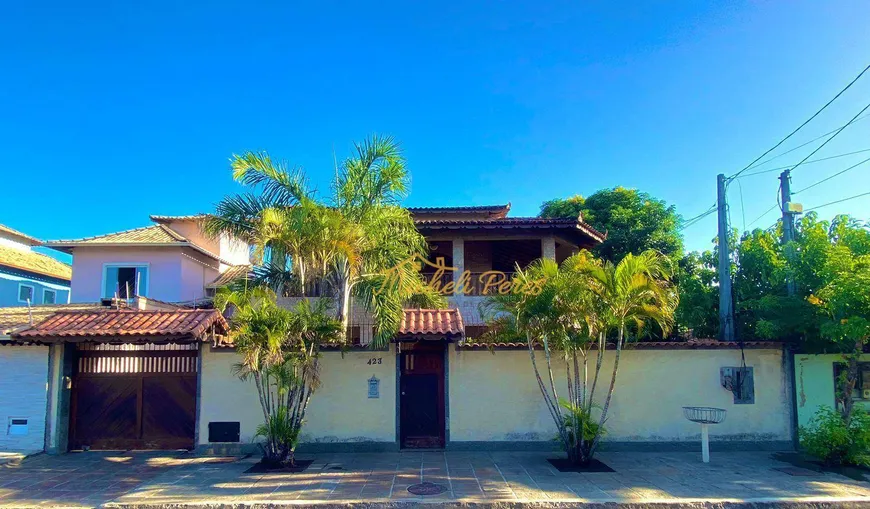 Foto 1 de Casa com 6 Quartos para venda ou aluguel, 403m² em Jardim Mariléa, Rio das Ostras