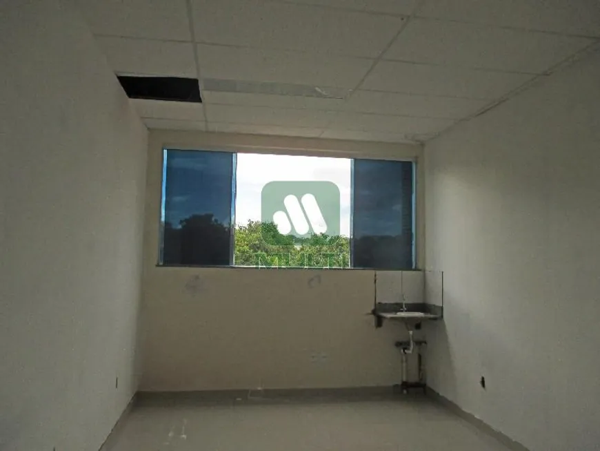 Foto 1 de Sala Comercial com 1 Quarto para alugar, 20m² em Saraiva, Uberlândia