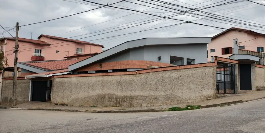 Foto 1 de Casa com 3 Quartos à venda, 225m² em Jardim Simus, Sorocaba