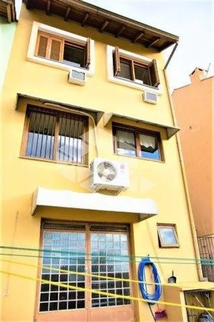 Foto 1 de Casa com 3 Quartos à venda, 220m² em Espiríto Santo, Porto Alegre