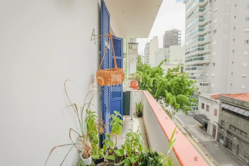 Foto 1 de Apartamento com 2 Quartos à venda, 135m² em Higienópolis, São Paulo