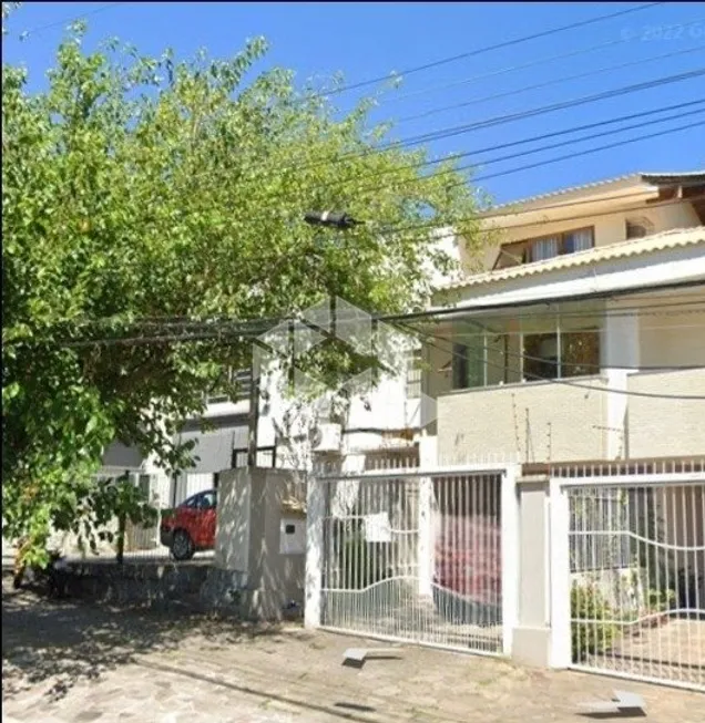 Foto 1 de Casa com 3 Quartos à venda, 227m² em Chácara das Pedras, Porto Alegre