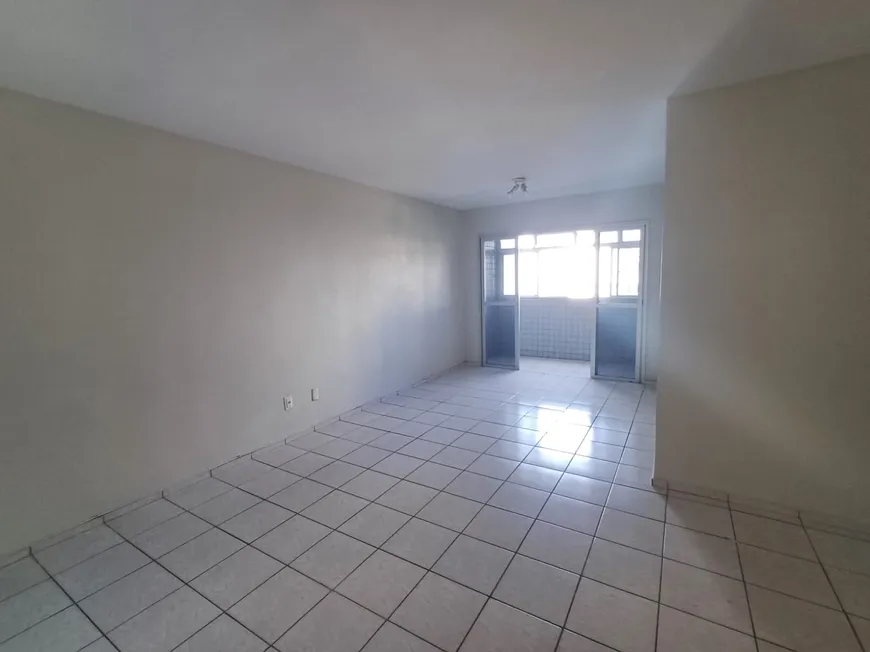 Foto 1 de Apartamento com 3 Quartos para alugar, 85m² em Boa Viagem, Recife