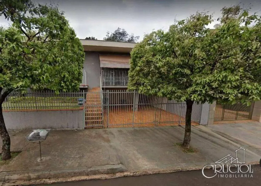 Foto 1 de Casa com 3 Quartos à venda, 300m² em Jardim Santo Antônio, Londrina