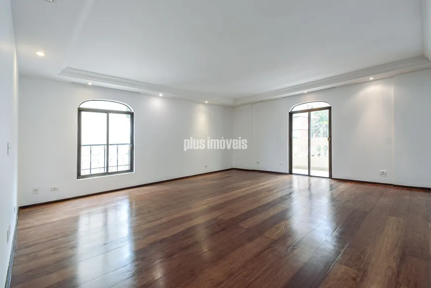 Foto 1 de Apartamento com 3 Quartos para venda ou aluguel, 192m² em Morro dos Ingleses, São Paulo