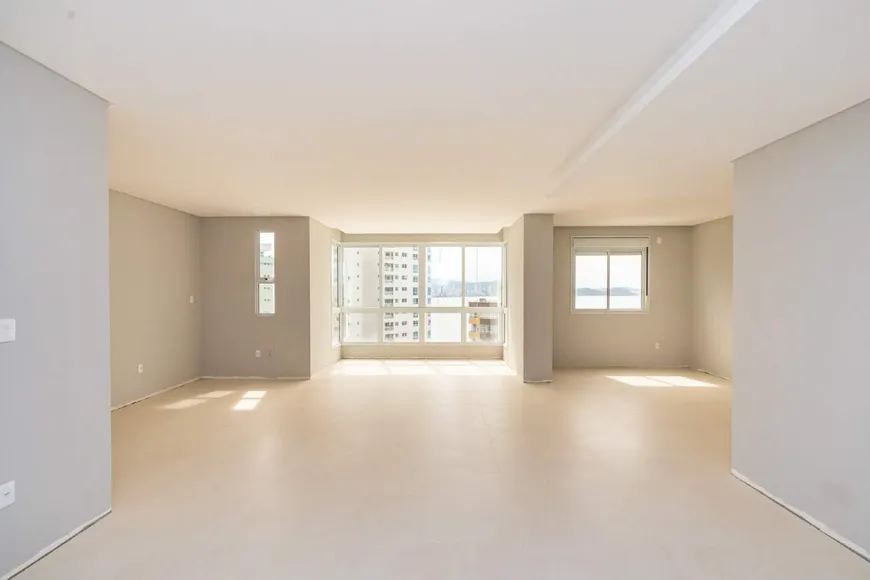 Foto 1 de Apartamento com 3 Quartos à venda, 153m² em Barra Sul, Balneário Camboriú