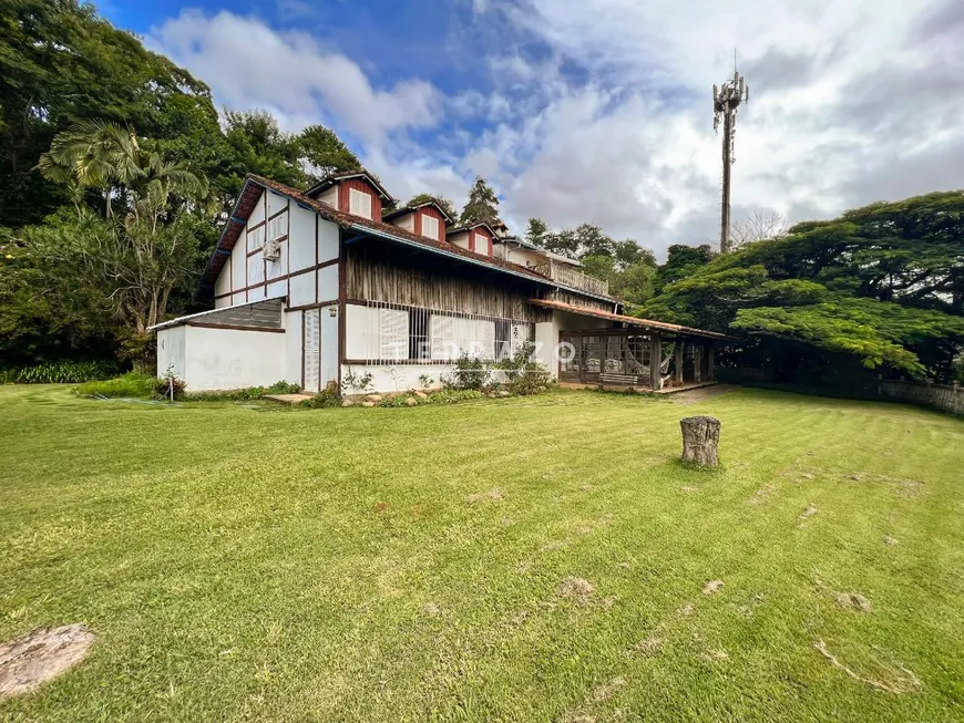 Foto 1 de Casa com 3 Quartos à venda, 200m² em Golfe, Teresópolis
