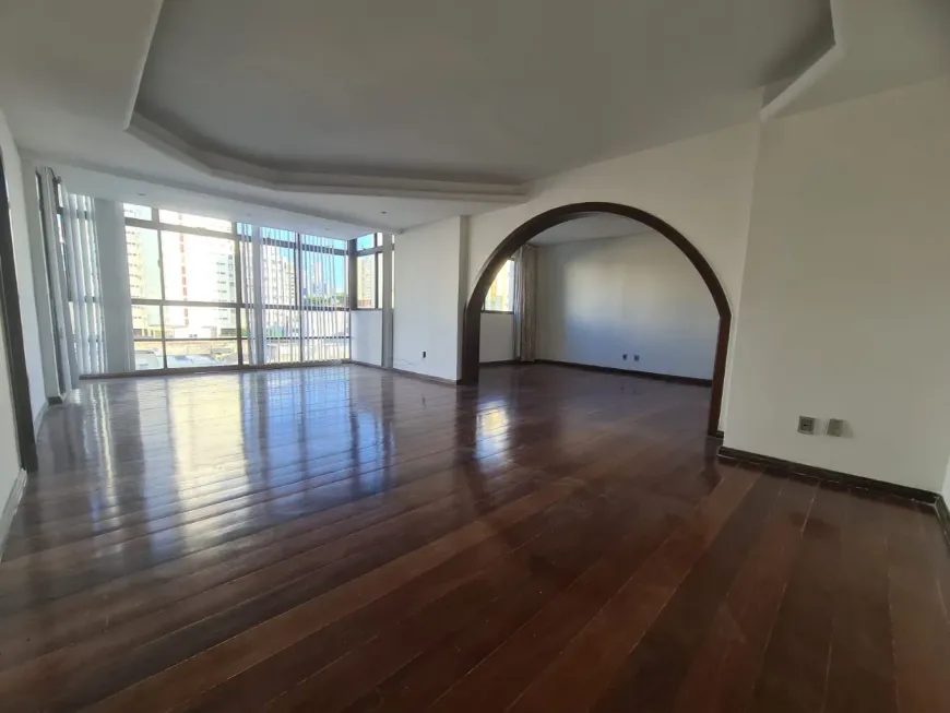 Foto 1 de Apartamento com 3 Quartos à venda, 182m² em Vitória, Salvador