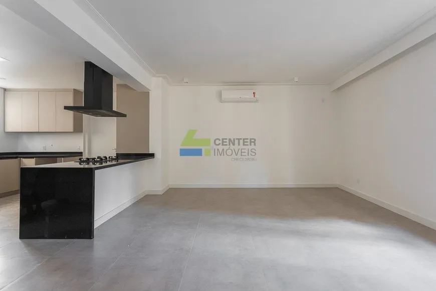 Foto 1 de Apartamento com 3 Quartos para venda ou aluguel, 209m² em Jardim Paulista, São Paulo