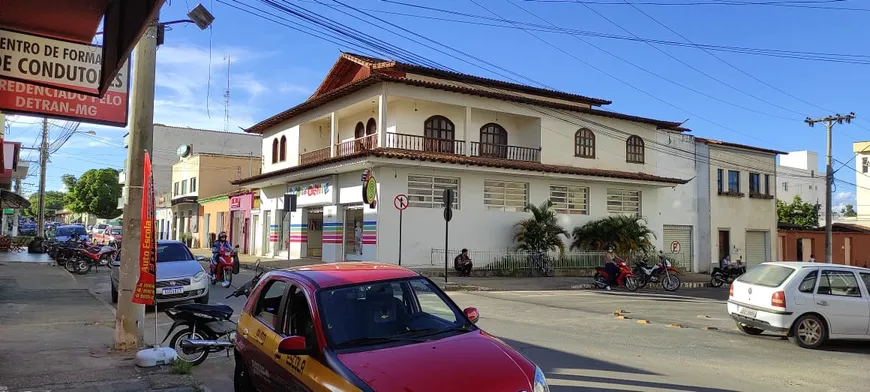 Foto 1 de Ponto Comercial com 4 Quartos à venda, 1081m² em Centro, Taiobeiras