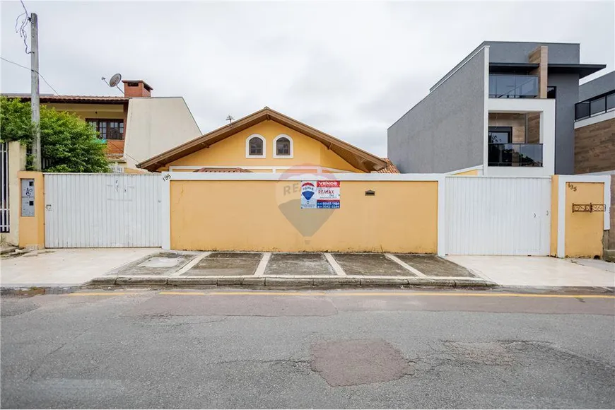 Foto 1 de Casa com 2 Quartos à venda, 147m² em Uberaba, Curitiba