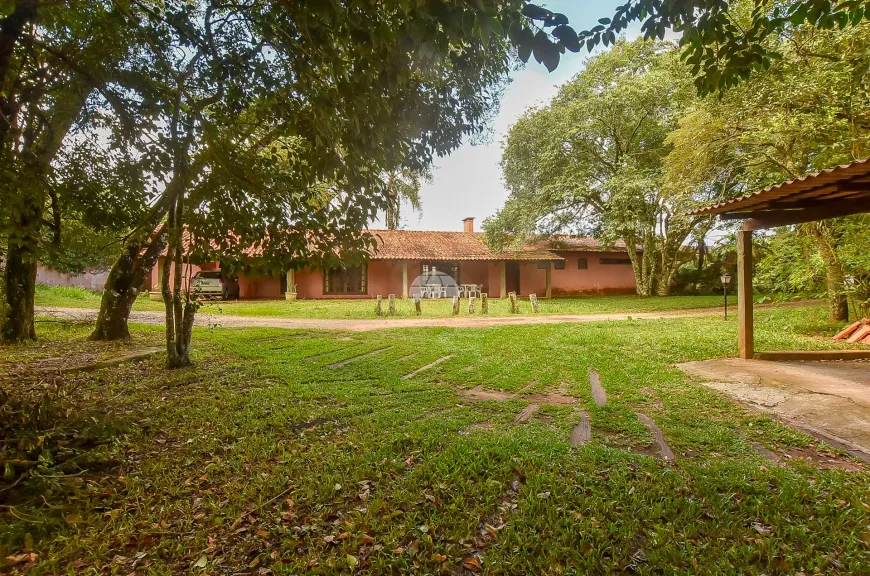 Foto 1 de Lote/Terreno à venda, 762m² em São Braz, Curitiba