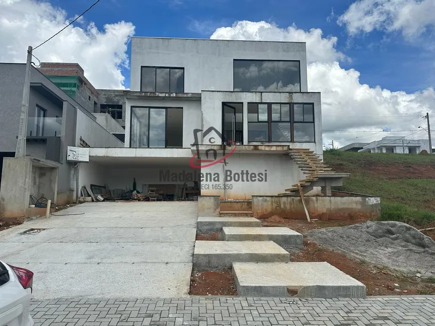 Foto 1 de Casa de Condomínio com 3 Quartos à venda, 242m² em Cezar de Souza, Mogi das Cruzes