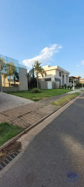 Foto 1 de Casa de Condomínio com 3 Quartos à venda, 676m² em Jardim Itália, Cuiabá