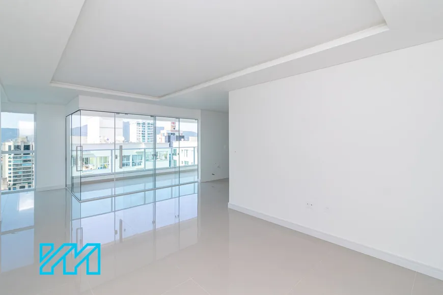 Foto 1 de Apartamento com 4 Quartos à venda, 145m² em Meia Praia, Itapema