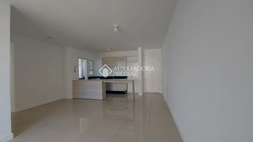 Foto 1 de Apartamento com 2 Quartos à venda, 71m² em Pantanal, Florianópolis