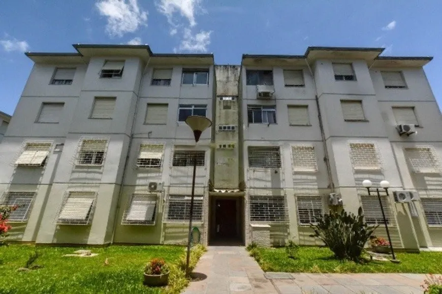 Foto 1 de Apartamento com 3 Quartos à venda, 47m² em Cavalhada, Porto Alegre