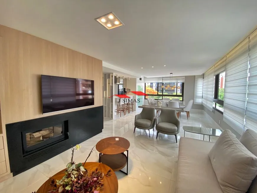 Foto 1 de Apartamento com 3 Quartos à venda, 153m² em Petrópolis, Porto Alegre