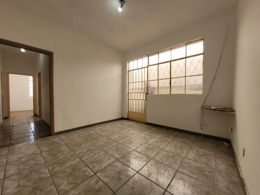 Foto 1 de Casa com 4 Quartos à venda, 268m² em Caiçara Adeláide, Belo Horizonte