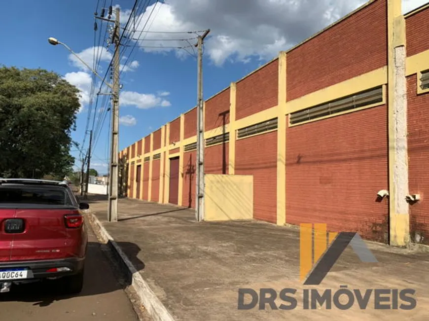 Foto 1 de Sala Comercial com 1 Quarto à venda, 2432m² em Industrias Leves, Londrina