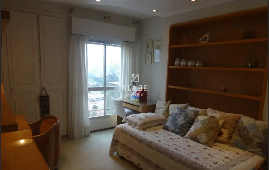 Foto 1 de Apartamento com 3 Quartos para alugar, 182m² em Brooklin, São Paulo
