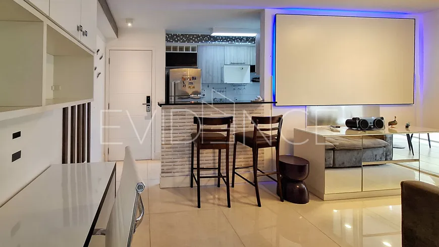 Foto 1 de Apartamento com 1 Quarto para alugar, 54m² em Vila Regente Feijó, São Paulo