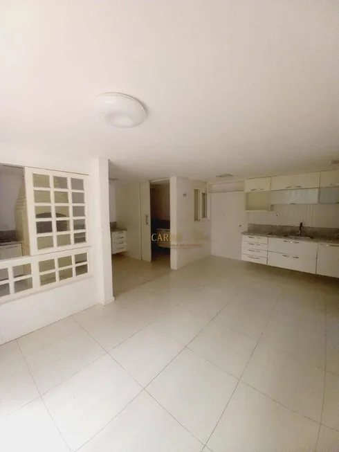 Foto 1 de Apartamento com 3 Quartos à venda, 115m² em Itapuã, Salvador