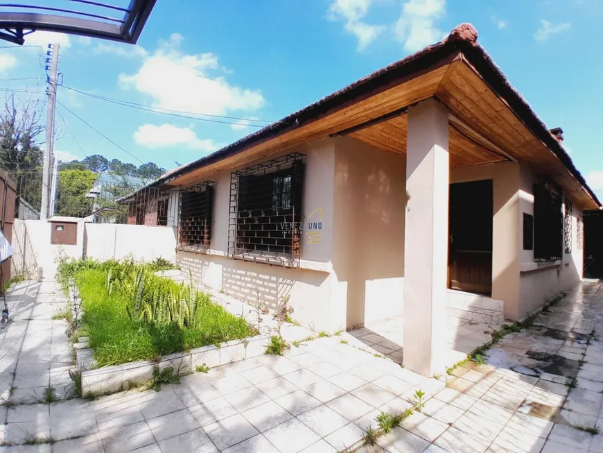 Foto 1 de Casa com 4 Quartos à venda, 220m² em Santa Maria Goretti, Porto Alegre